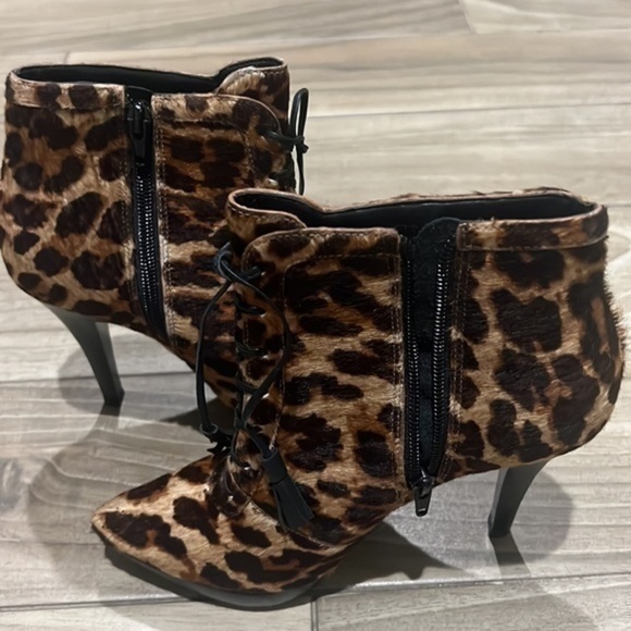 Steve Madden Leopard Print Ankle Boots - Picture 3 of 14